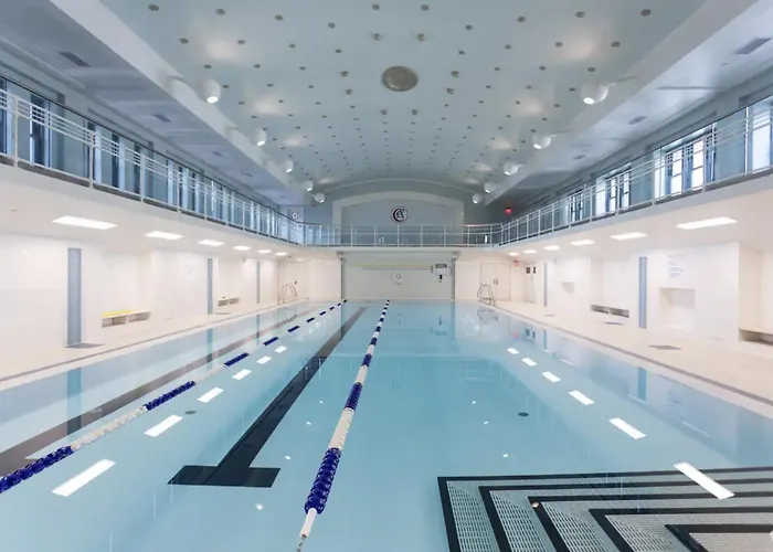 Heart Of Dt With Free Pool & Steam Plus Gym Luxe 812