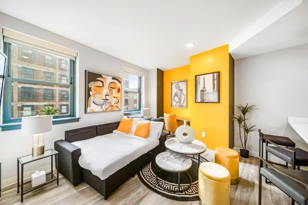 Heart Of Dt With Free Pool & Steam Gym Luxe 812 Appartamento Cleveland