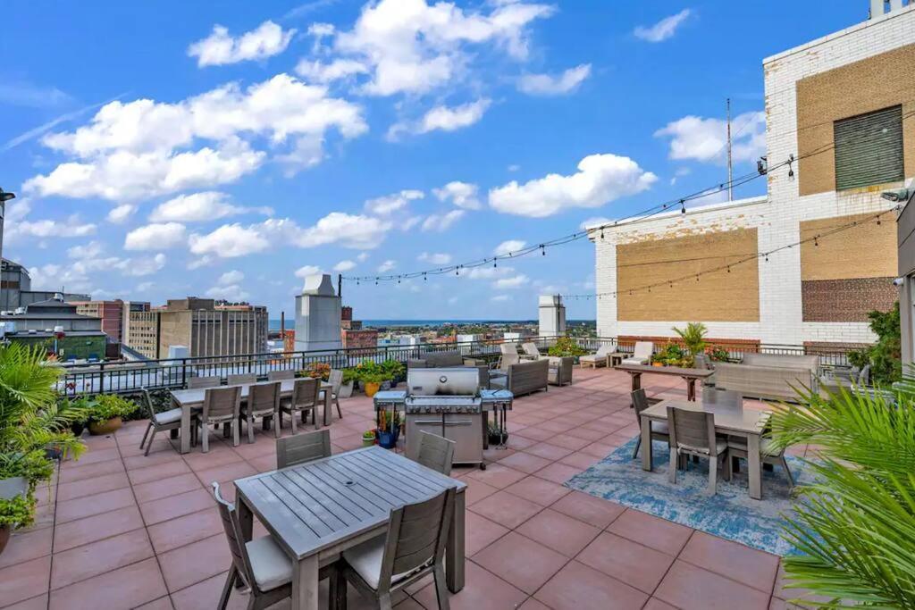 Heart Of Dt With Free Pool & Steam Gym Luxe 812 Appartamento